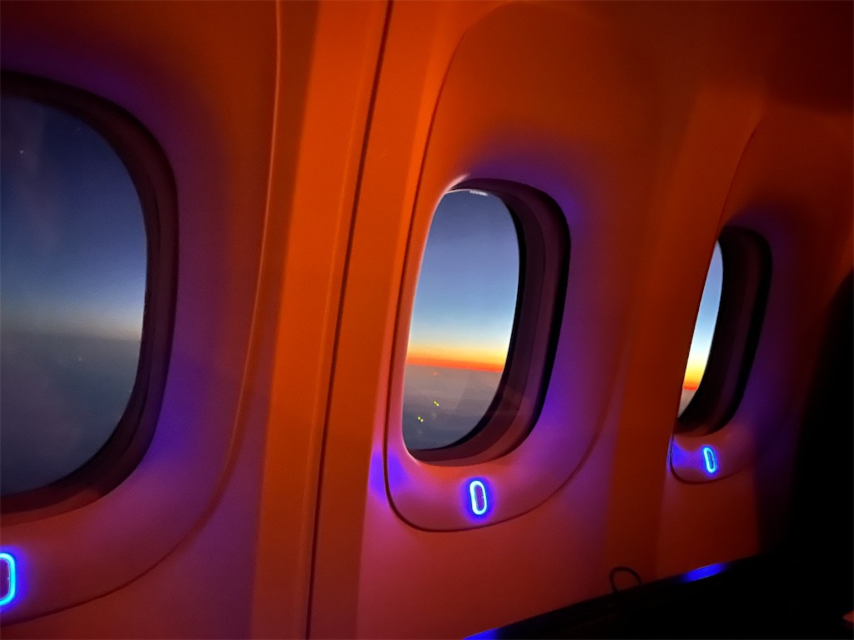 新品未開封：ANAファーストクラスリラックスウェア Mサイズ 国際線機内の寝具を販売