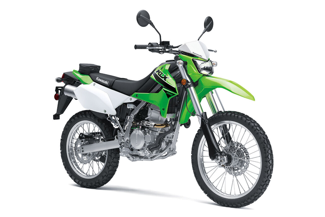 2024年のカワサキの逆輸入車も魅力的なオフロードバイクが沢山ある 