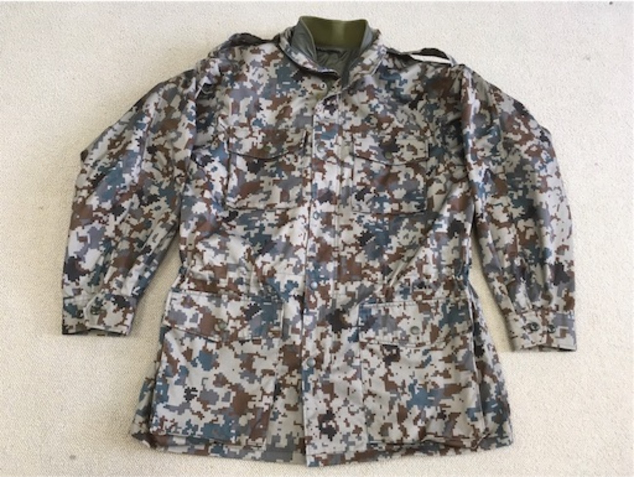官給品より優秀です！【自衛隊装備品】航空自衛隊迷彩防寒戦闘服外衣 