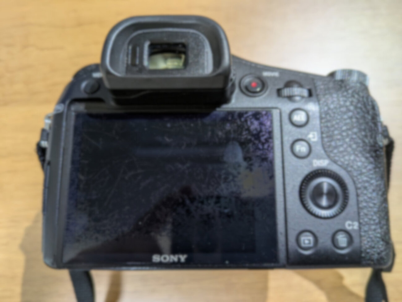 SONY製デジカメの液晶保護フィルムを剥がした - tgkhtknk's diary