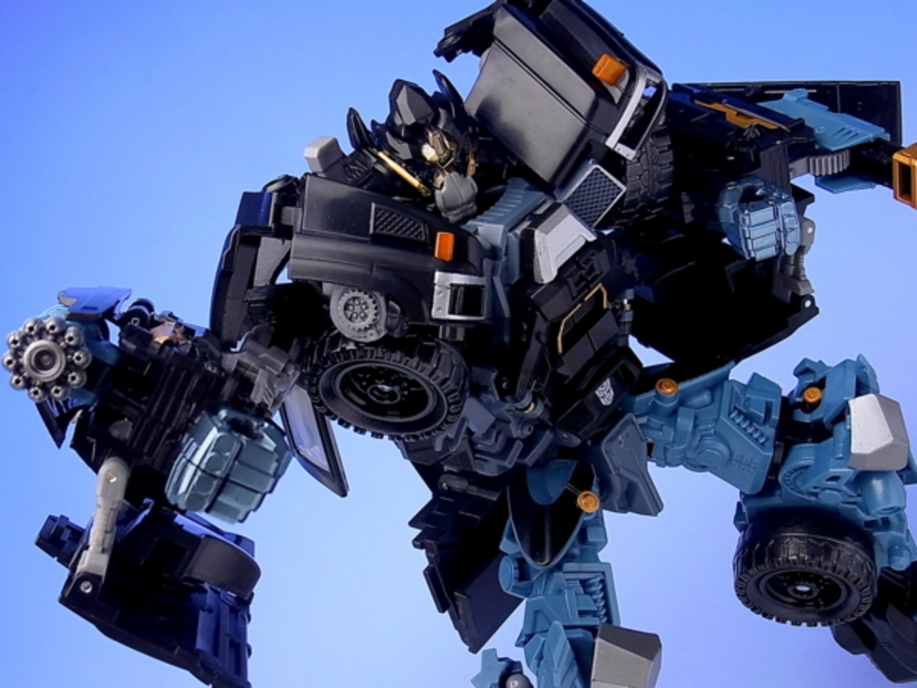 トランスフォーマー アルティメット アイアンハイド リーダークラス 