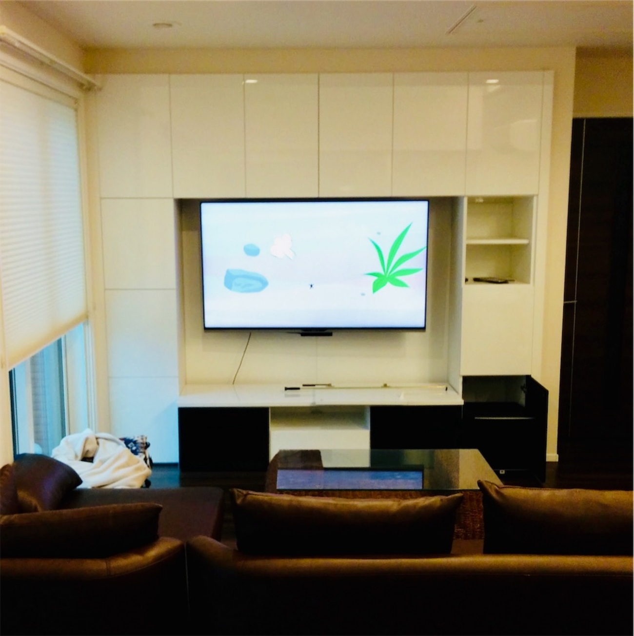 一条工務店のi-smart テレビボードの使い勝手。サイズに合うテレビは何 