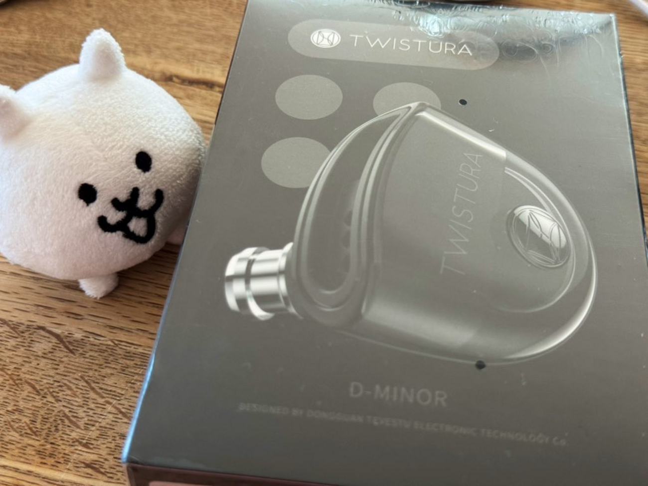 レビュー：『 TWISTURA D-MINOR 』 A5K 女性ボーカルの艶やかさが魅力