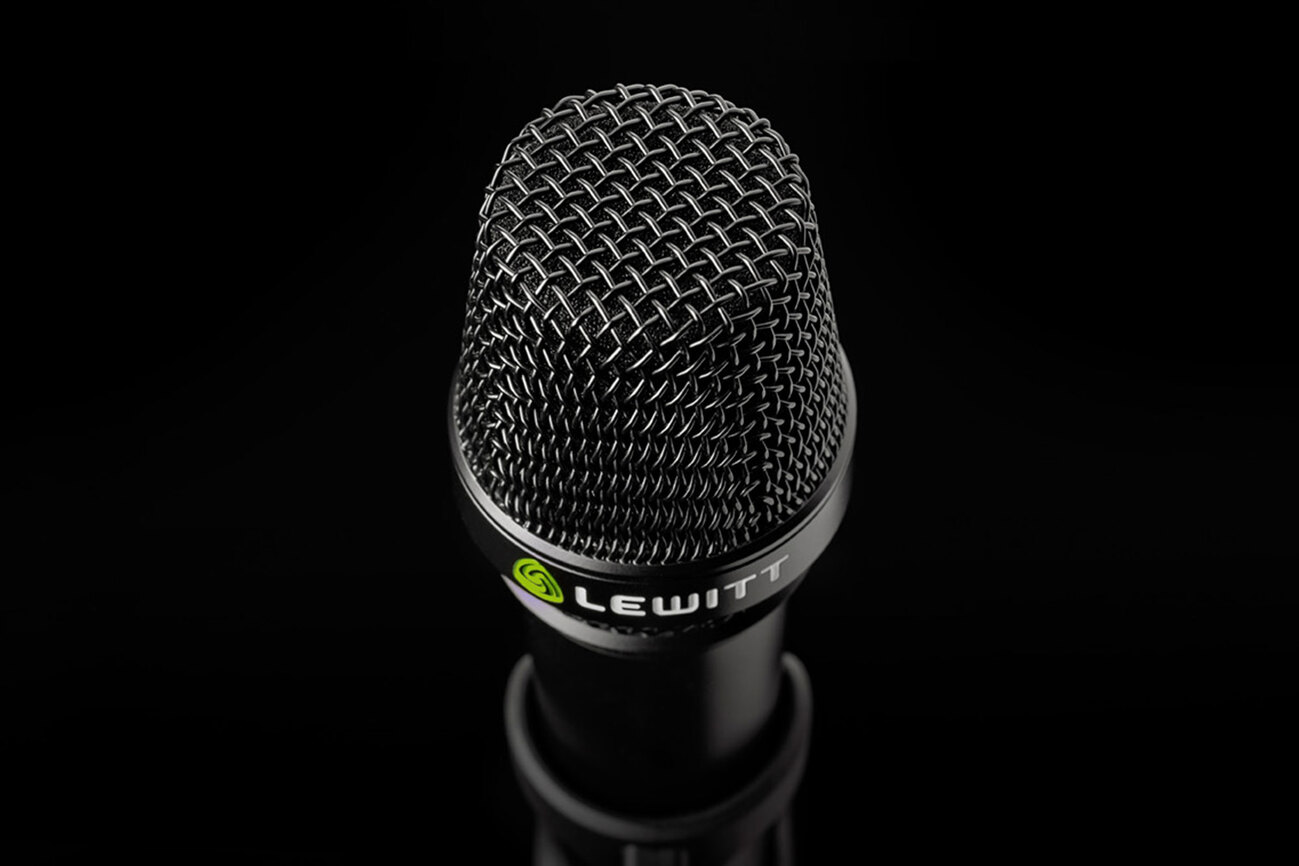 握り込んでも音がこもらないマイク？ LEWITTよりハンドヘルド型