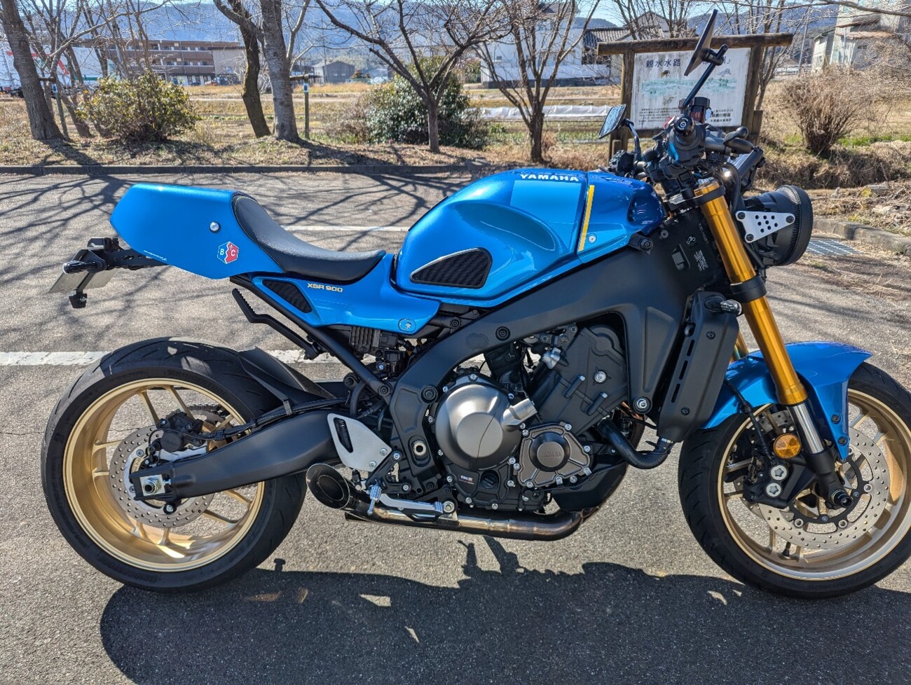 XSR900シングルシートカウル取付 - 自動二輪車破壊活動記録