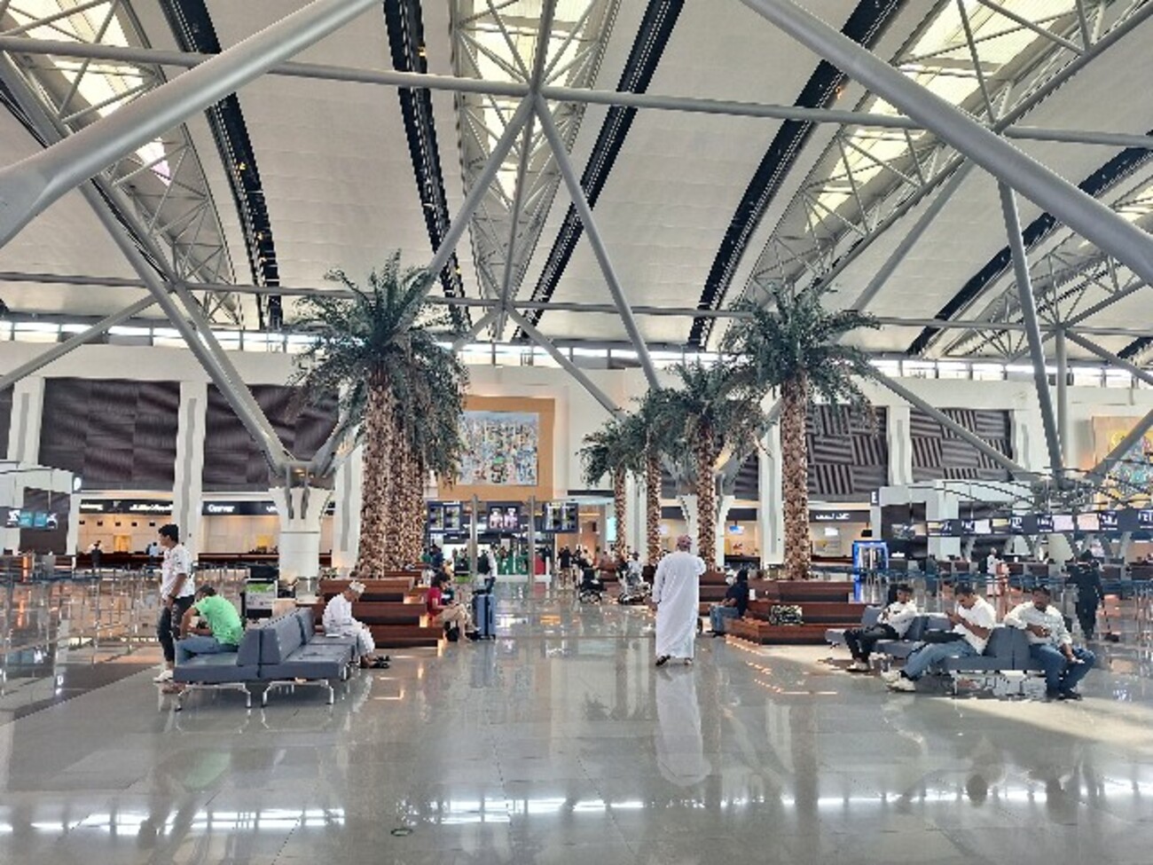 オマーン 国際 空港