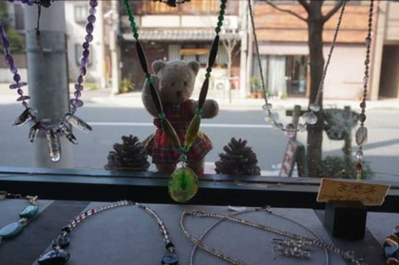 シルバーの彫金作家のおしゃれな装飾品のお店「クラフト陀俐 