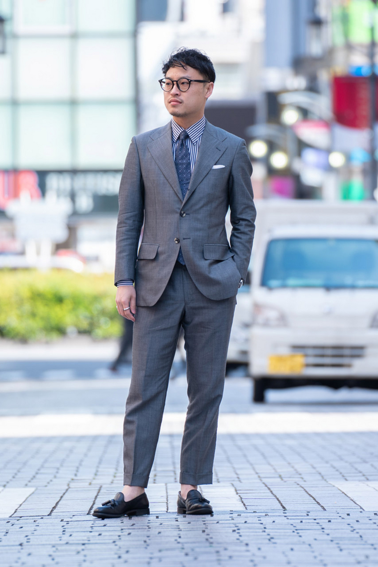 スーツの王道！グレースーツの基本とコーディネート - ファッション