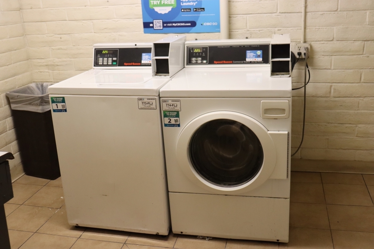 アメリカのコインラインドリー「Speed Queen」にやられたときの問い合わせ先 - 海外旅行も行ったことない人がアメリカに住むことになりました。