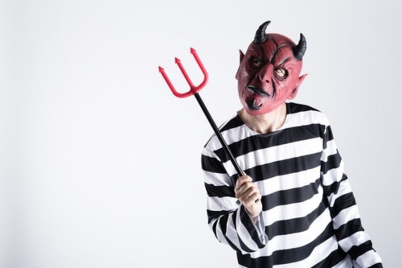 親族により70余年封印された本『悪魔を出し抜け！』オーディオブック版