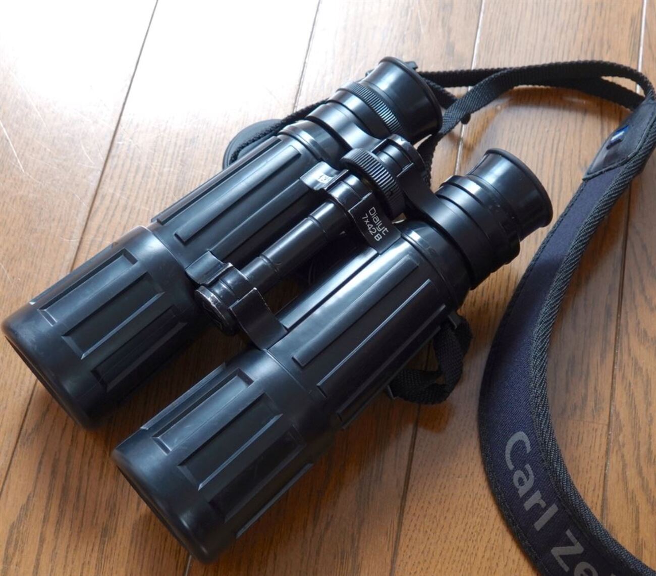 クラシック双眼鏡 経年劣化あり backend=imagemagick;version=1;