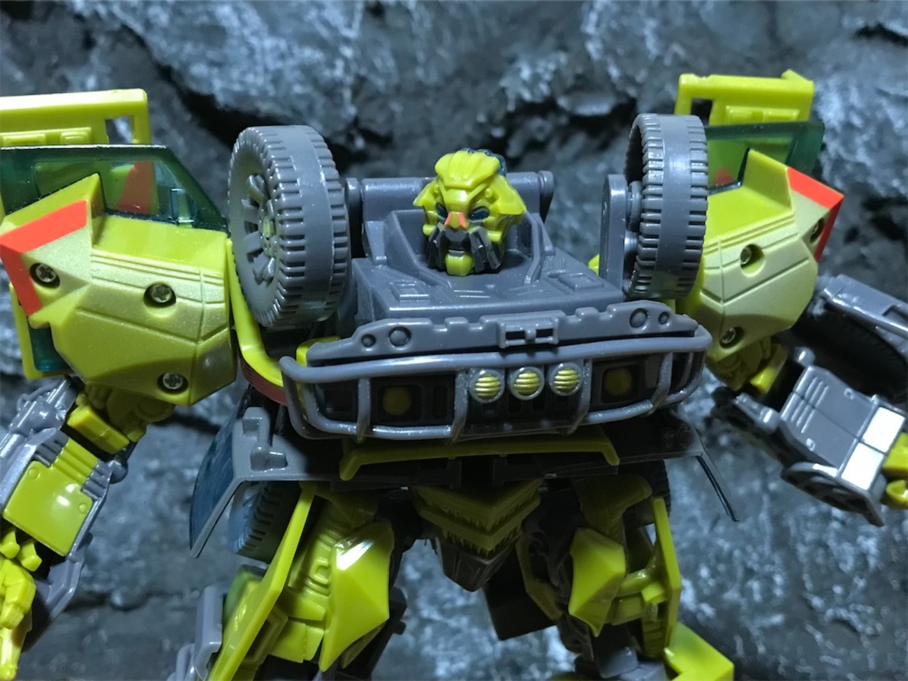 神の瞳。トランスフォーマー リベンジ DA-08 デザートトラッカー 