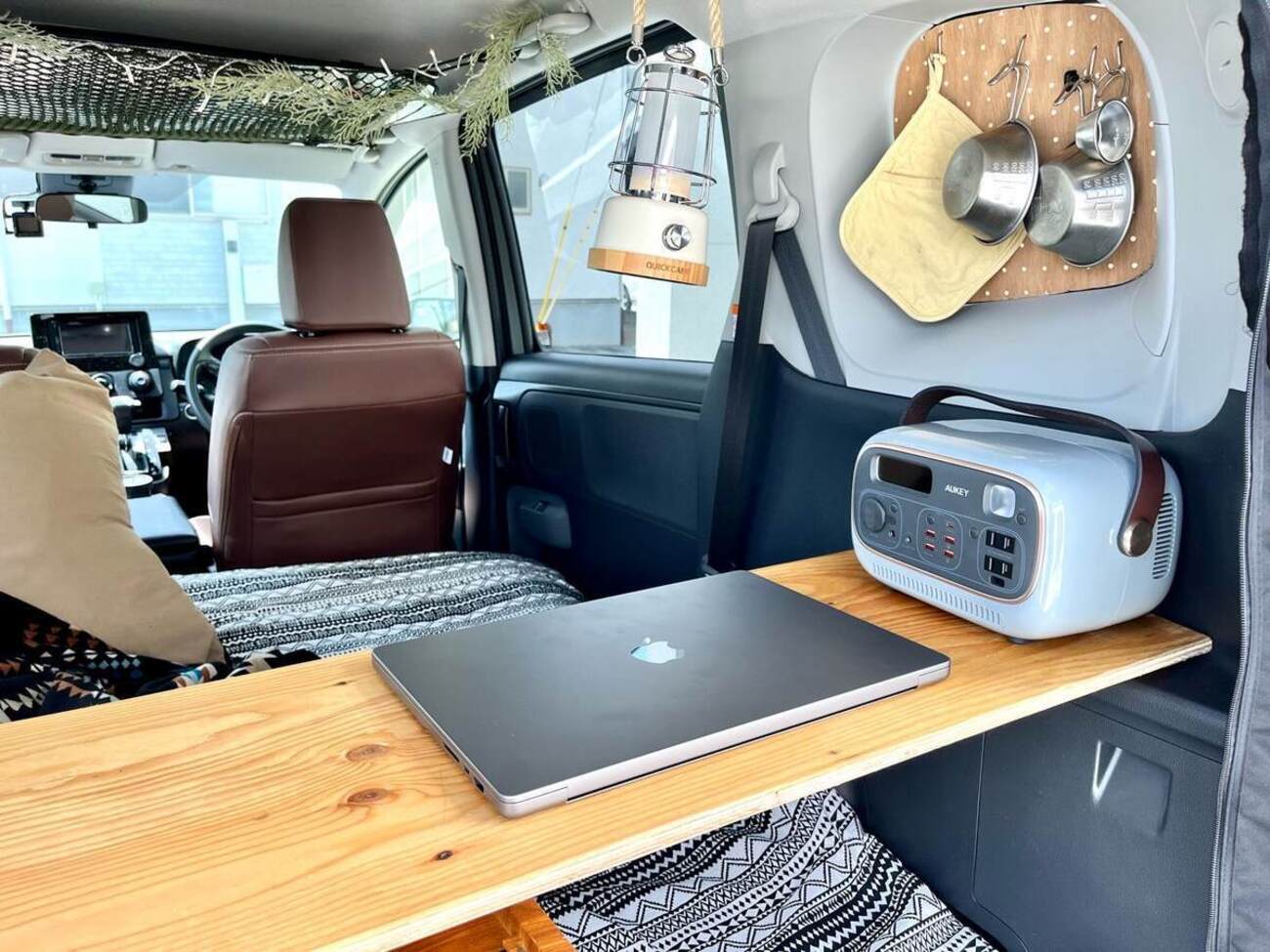 新型シエンタを車中泊仕様にDIY】有孔ボードやキャンプマット 