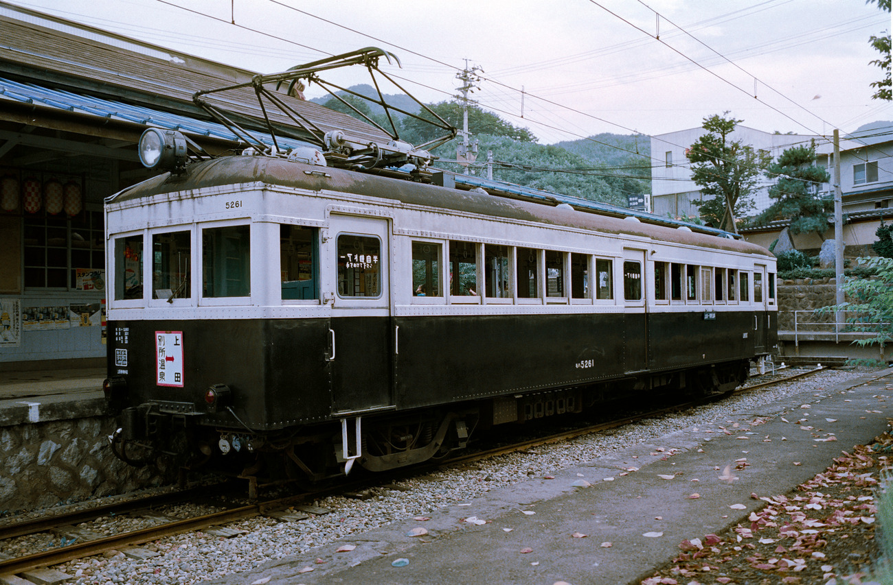 長野電鉄からやってきた、上田交通モハ5261 (蔵出し画像) - 省型旧形