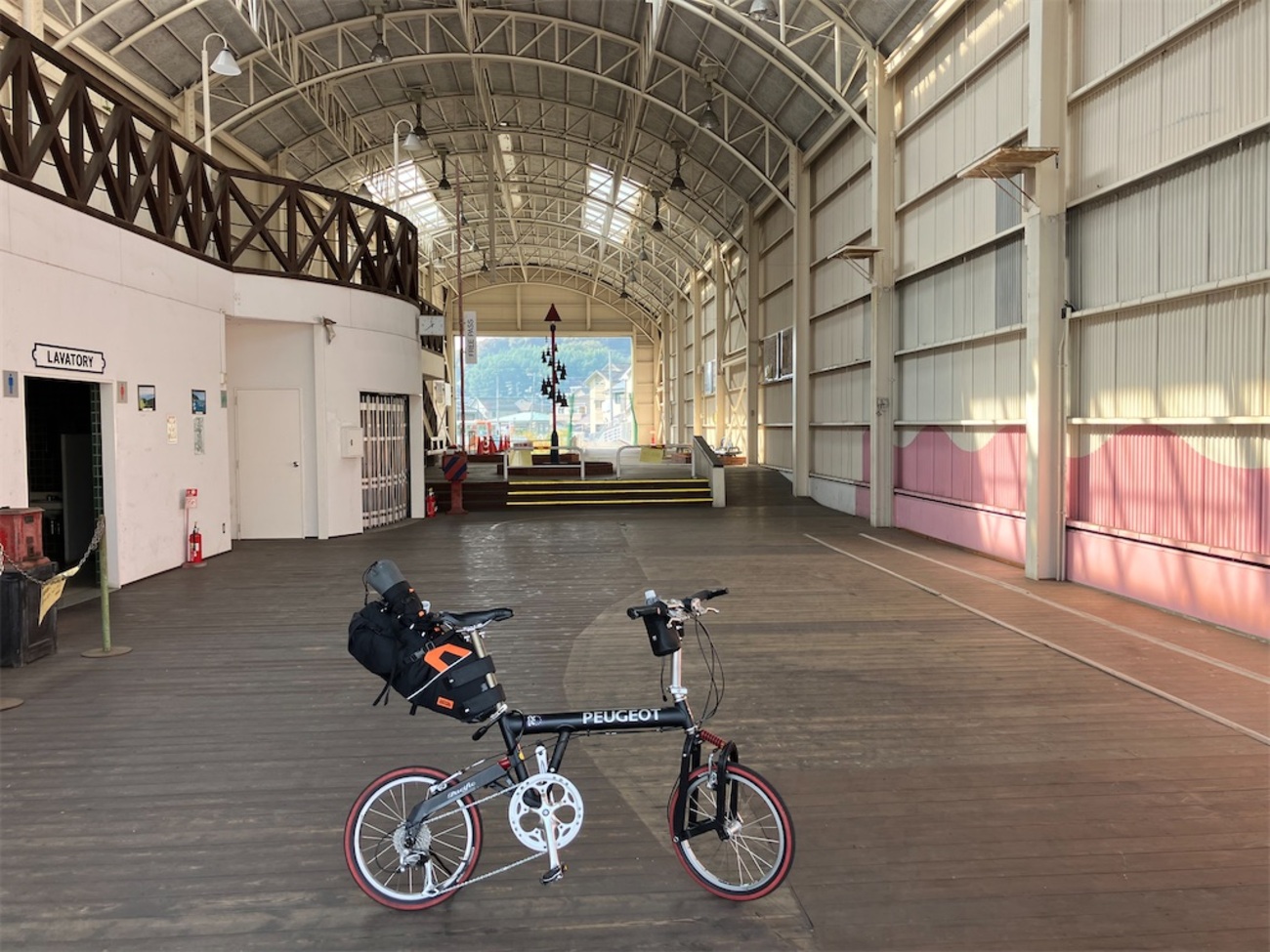 下津井電鉄跡ポタ②旧児島駅 - 折りたたみ自転車で鉄道旅、出発輪行！
