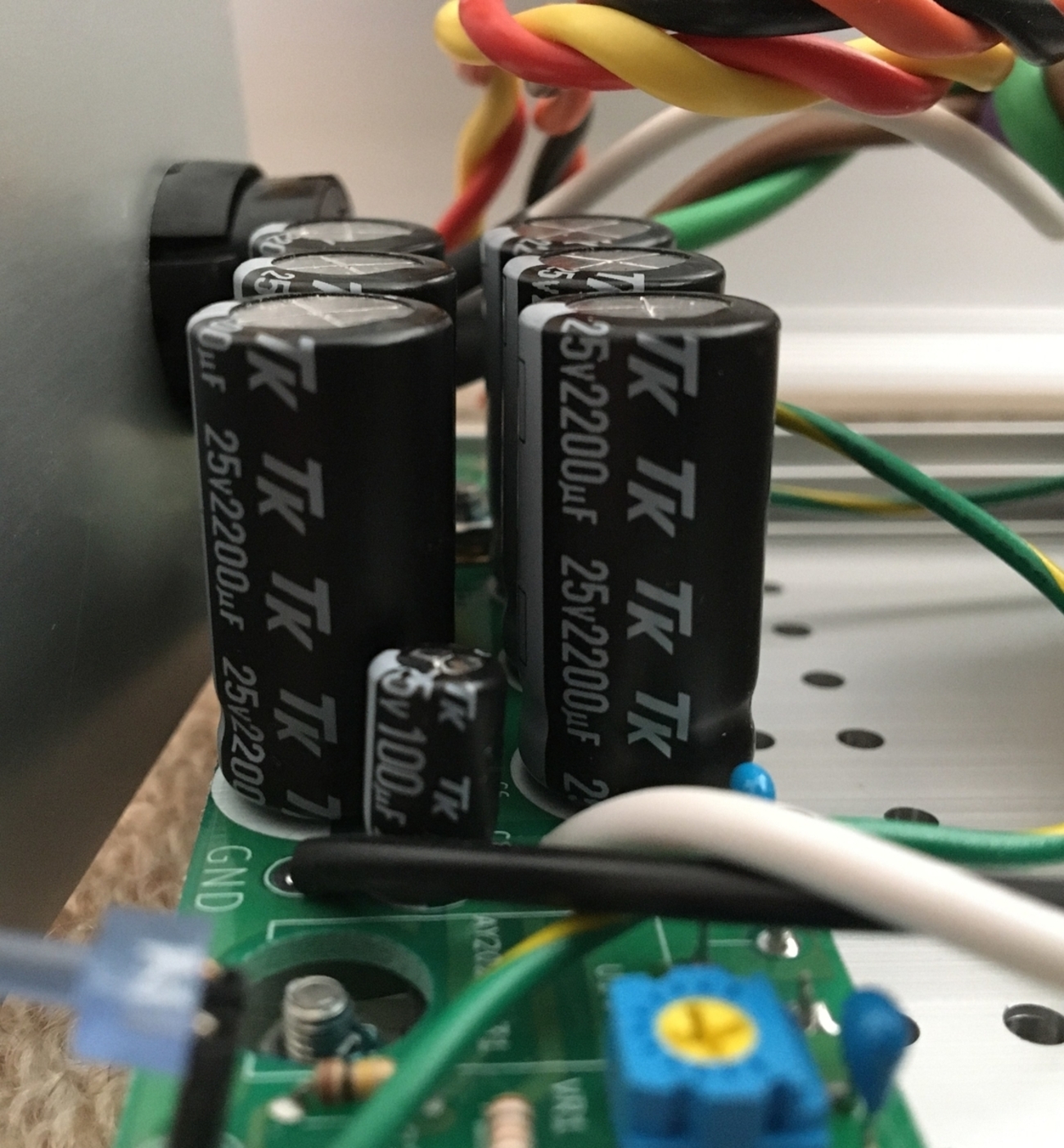 エルサウンド アナログ電源の内部構造 これは改造しない方が良い