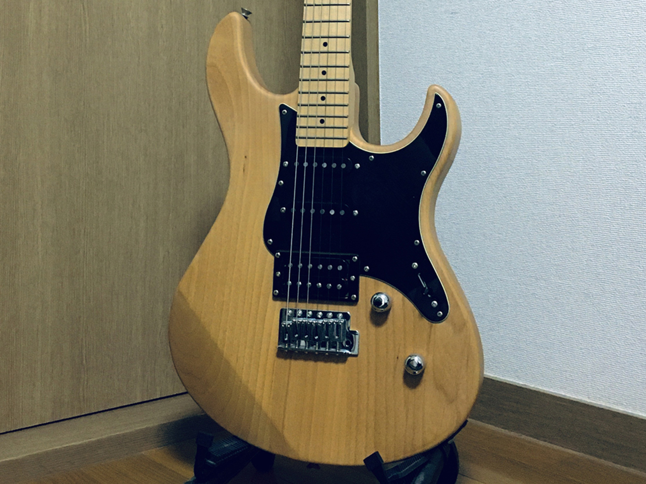 さあ、エレキギターを弾こう。『YAMAHA PACIFICA 112V』レビュー 