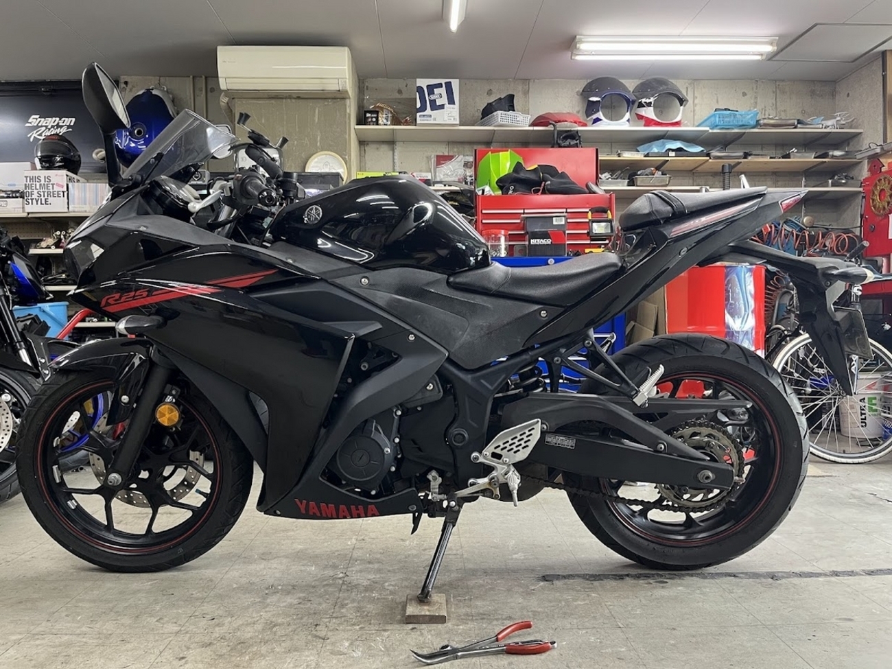 ヤマハ　YZF-R25  美品　4277キロ　消耗品交換 ヤマハ YZF-R25 美品 4277キロ 消耗品交換 YZF-R25 （タイヤ交換など
