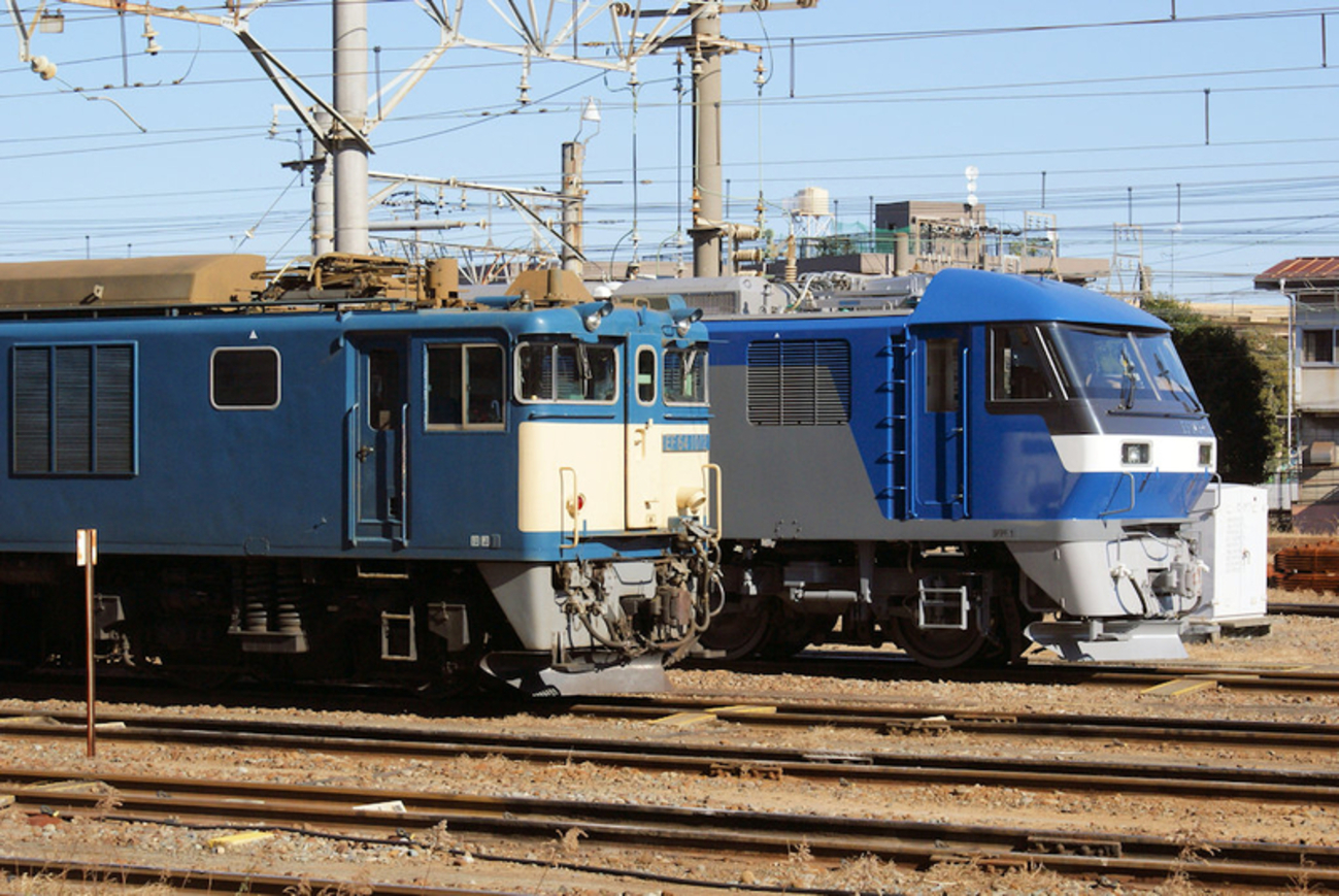 この1枚から 遅くまで原形を保ったロクヨン・新鶴見に佇んでいたEF64