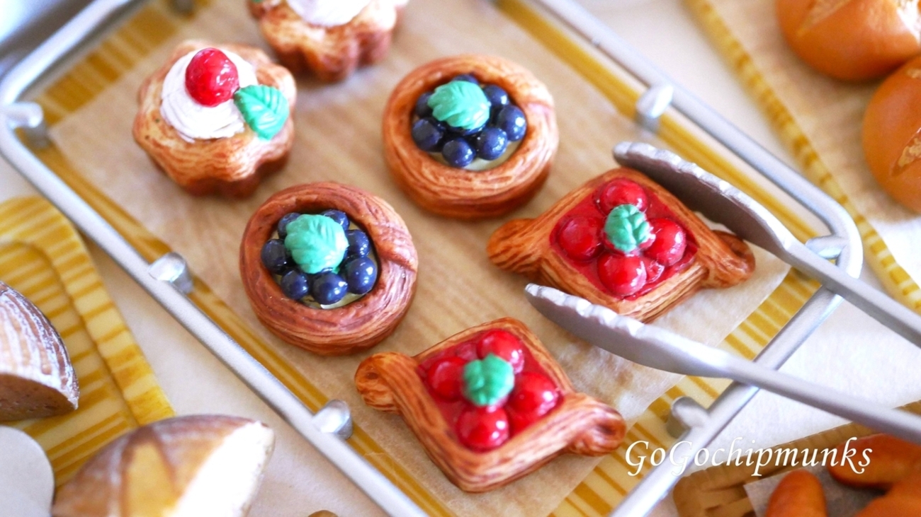 焼きたてパン屋さん～メガハウス製ミニチュアの名作パンセット 