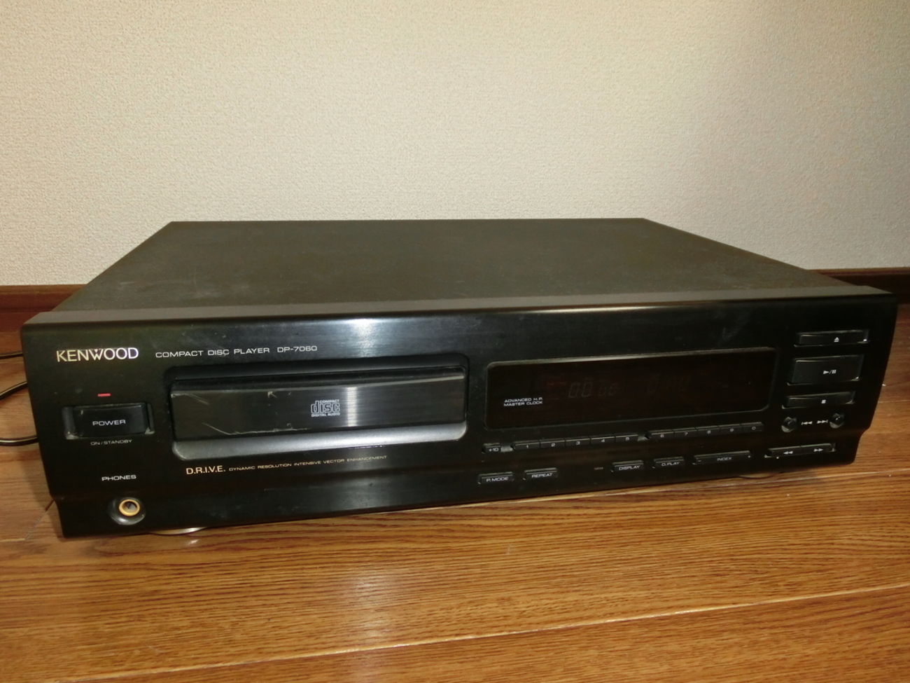 ケンウッド DPー7060 CDプレーヤーを実家から持ってきました 