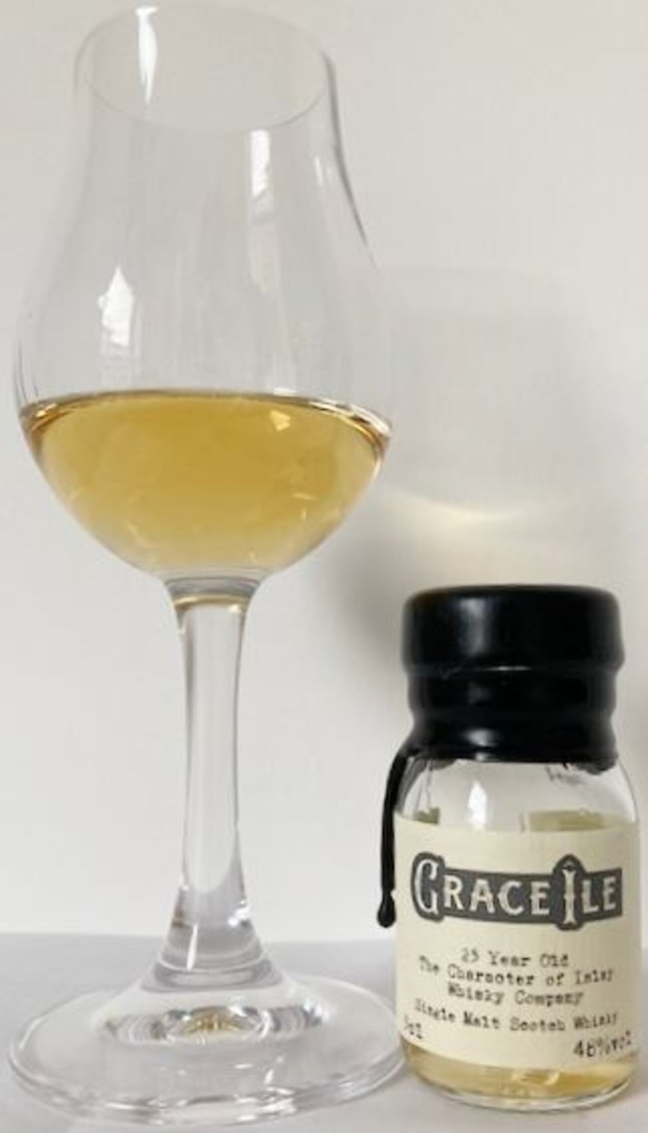 グレース イル 25年／Grace Île 25yo - ホームレス ドランカー