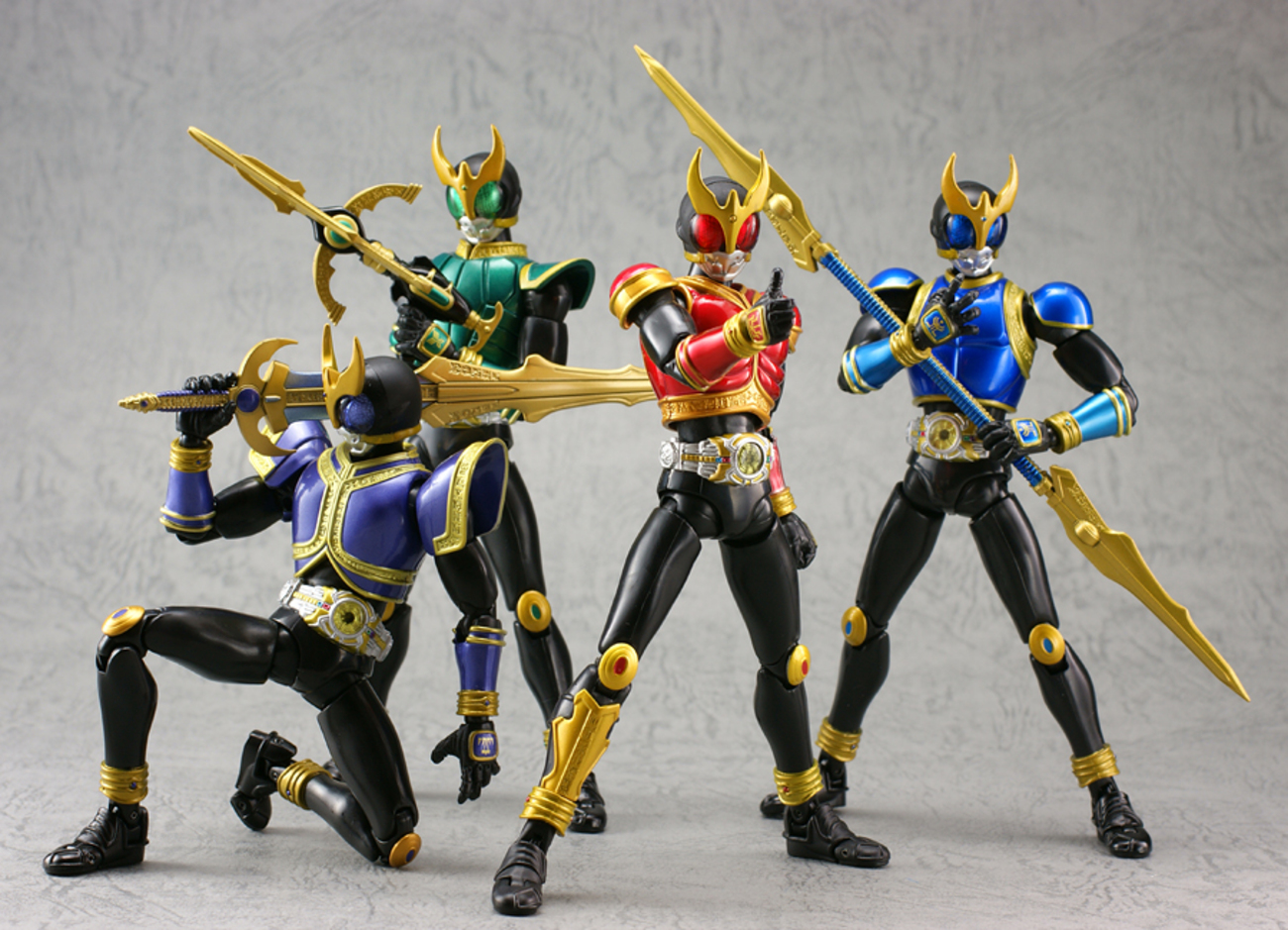 S.H.フィギュアーツ 仮面ライダークウガ ライジングフォーム四種 - 仏 