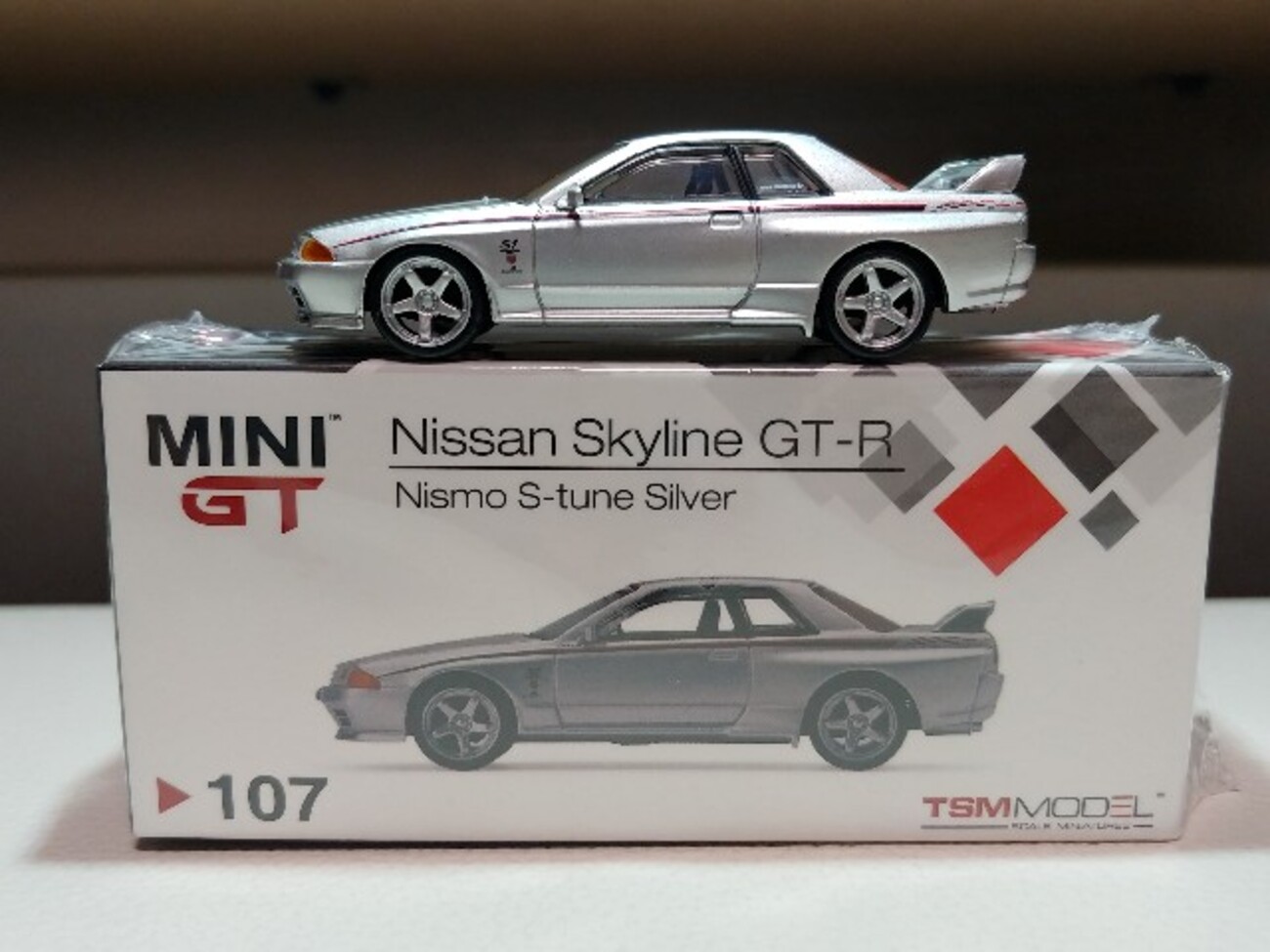 TSM MINI GT 日産 スカイラインGT-R ニスモSチューン シルバー 