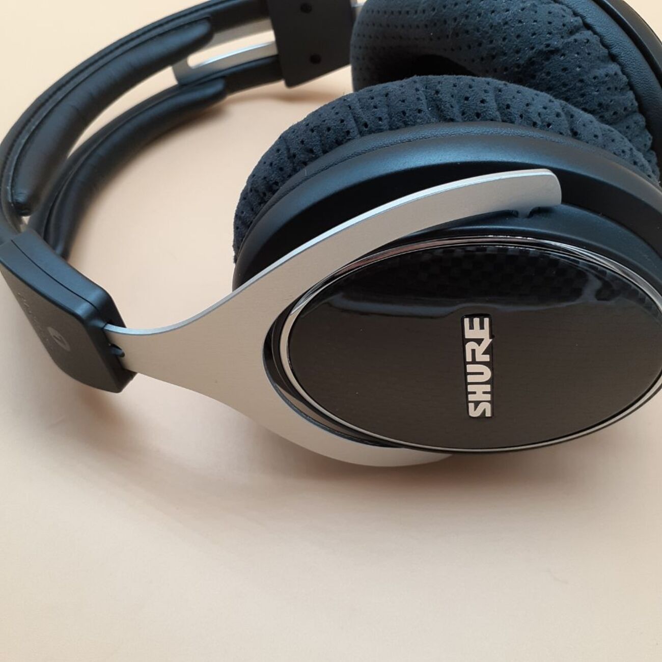 SHURE SRH1540 ヘッドフォン 右側聞こえない SHURE SRH1540-BK-A 密閉型ヘッドホン(シュア 密閉ダイナミック