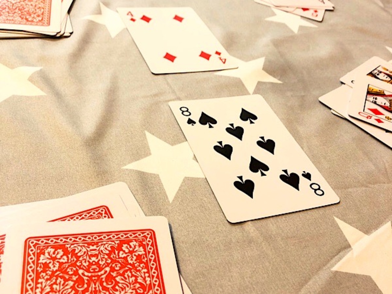 3歳と5歳、子どもだけで一緒にできるトランプ遊び - 早生まれっ子のおうちで勉強対策
