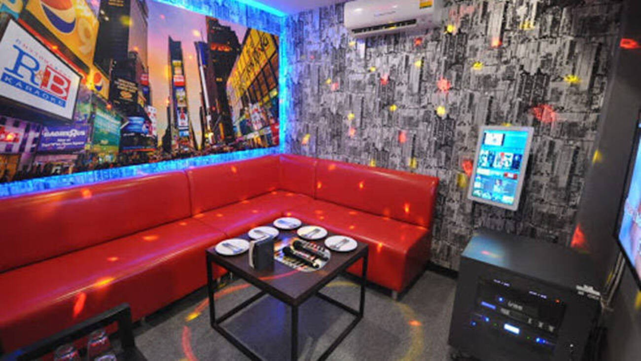 バンコクのカラオケボックス 外国人とも楽しめるR & B Karaokeの遊び方 なんとなくバンコクに移住してみました