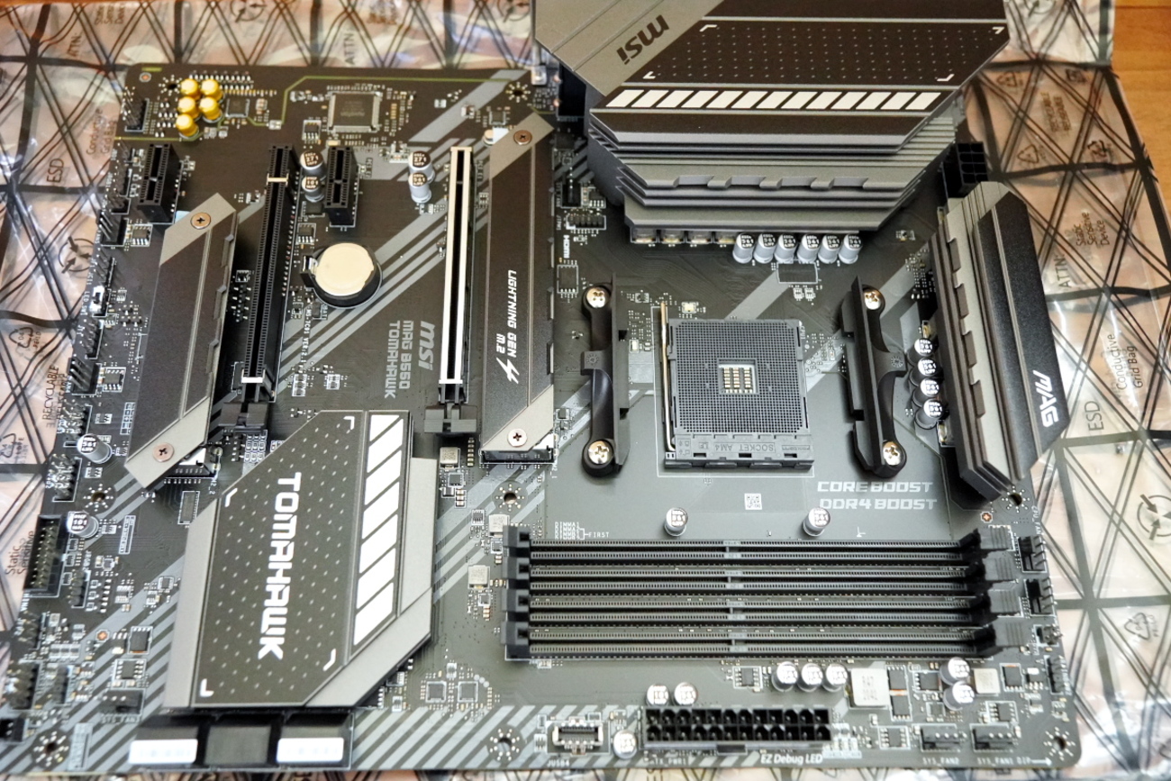 MSI B550 TOMAHAWK VRM 10+2 フェーズ MSI MAG B550 TOMAHAWK AMD AM4 DDR4 CF M.2 USB 3.2 Gen 2 HDMI