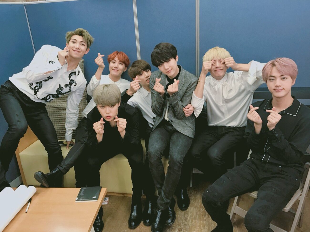 防弾少年団(BTS) - クロクマ Amazon.co.jp: BTS (防弾少年団) コア ファッションドール