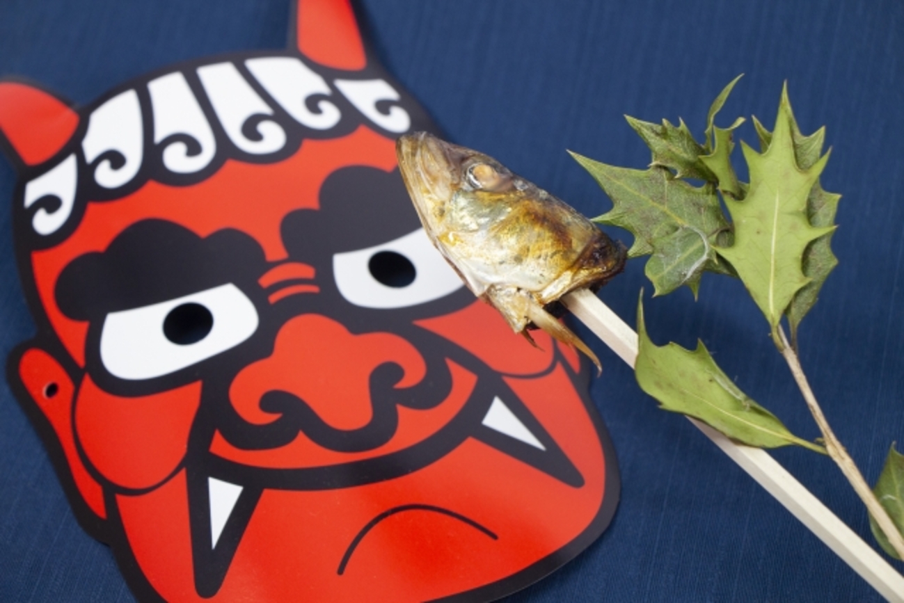 節分にいわしを飾るのはなぜ?平安時代から続く柊鰯(ひいらぎいわし)の由来と意味 - それぞれの暮らしに役立つメモ帳