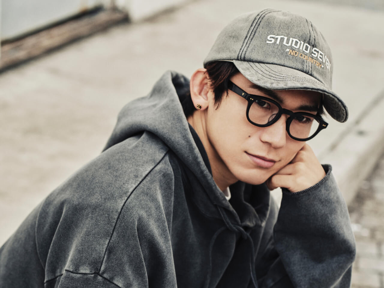 EXILE NAOTOが手掛けるブランド「STUDIO SEVEN」と「Zoff」待望