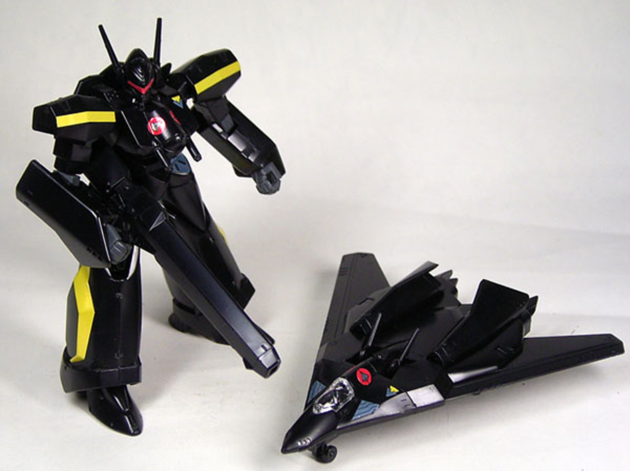 マクロス7 1/144 バルキリーVF-17S ステルスバルキリー レビュー 
