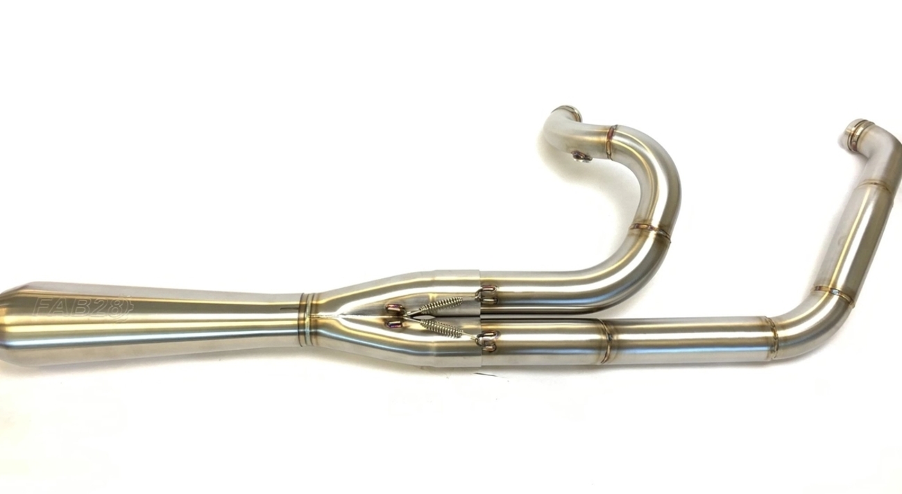 パーツ：Fab28 Industries「Exhaust for M8 Bagger」 - Cray Cray Post