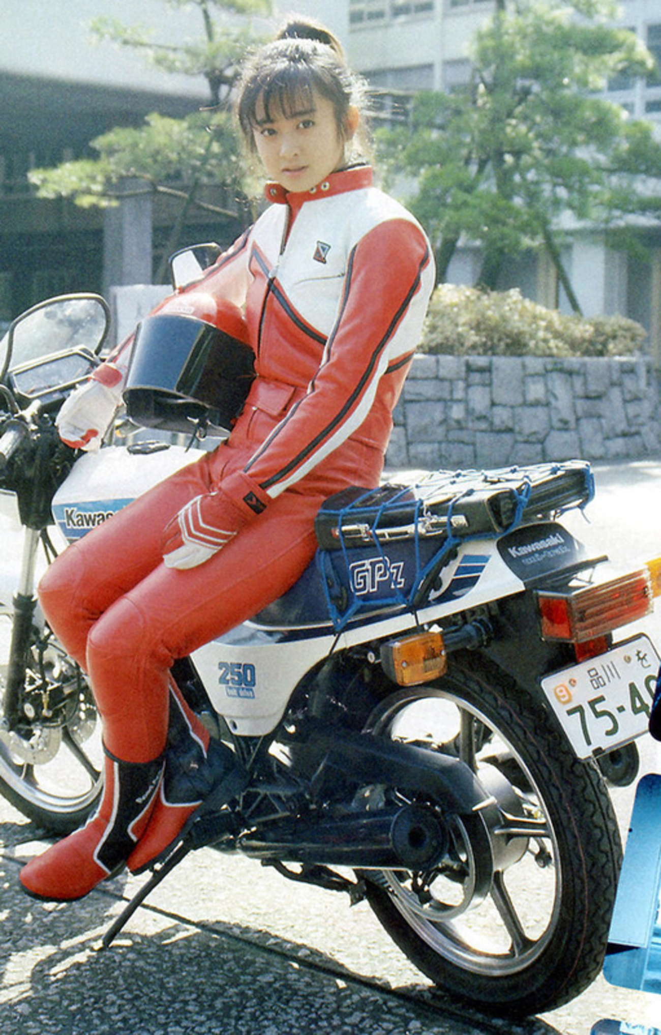 女子ファッションとしてのツナギ - 万年NA バイク日記