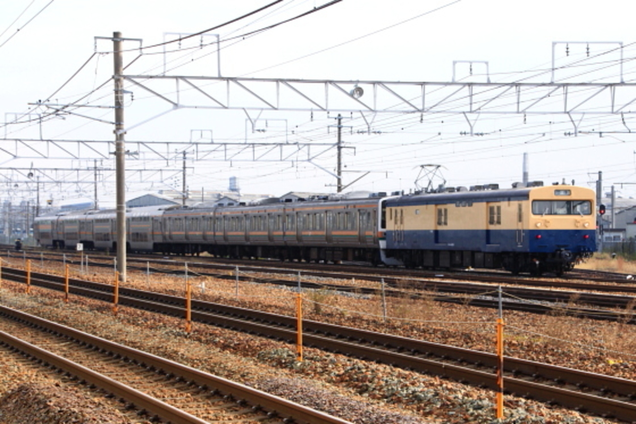 鉄道プレート　サロ 212-128 backend=imagemagick;version=1;