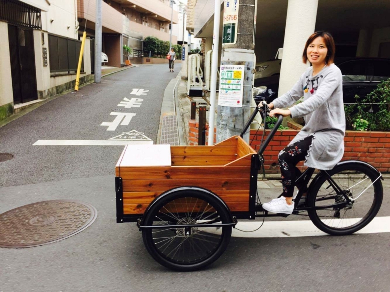 三輪自転車は移動販売のお店や食事、ガイドもできて素晴らしいのに日本 