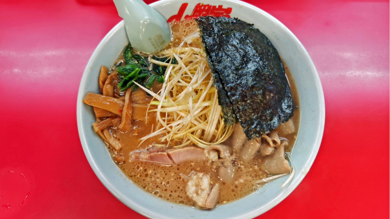 期間限定】味噌ラーメン＆もつトッピング＠山岡家 新発寒店 - 旭山ら