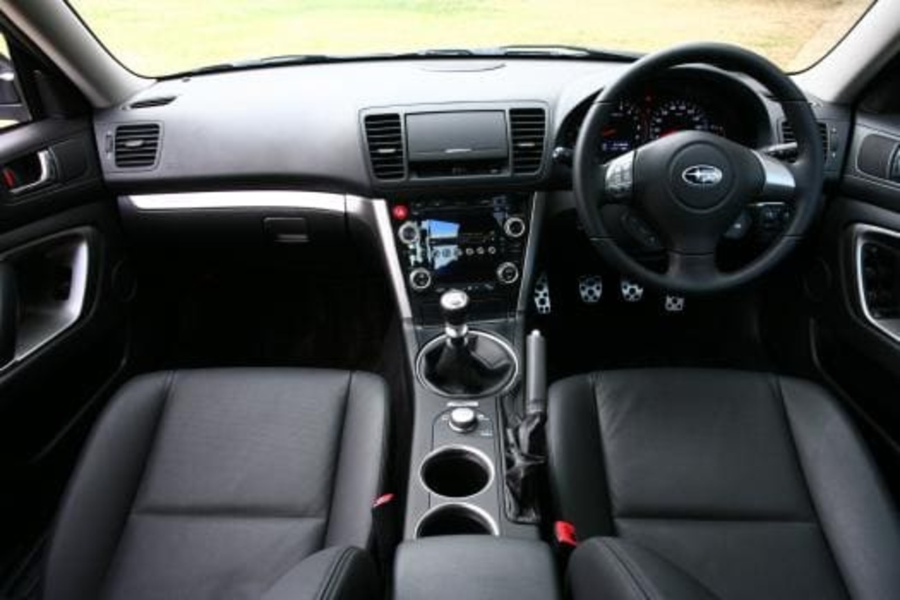 スバル 新型 レガシィ B4 試乗記】スポーツイメージをさらに高める 