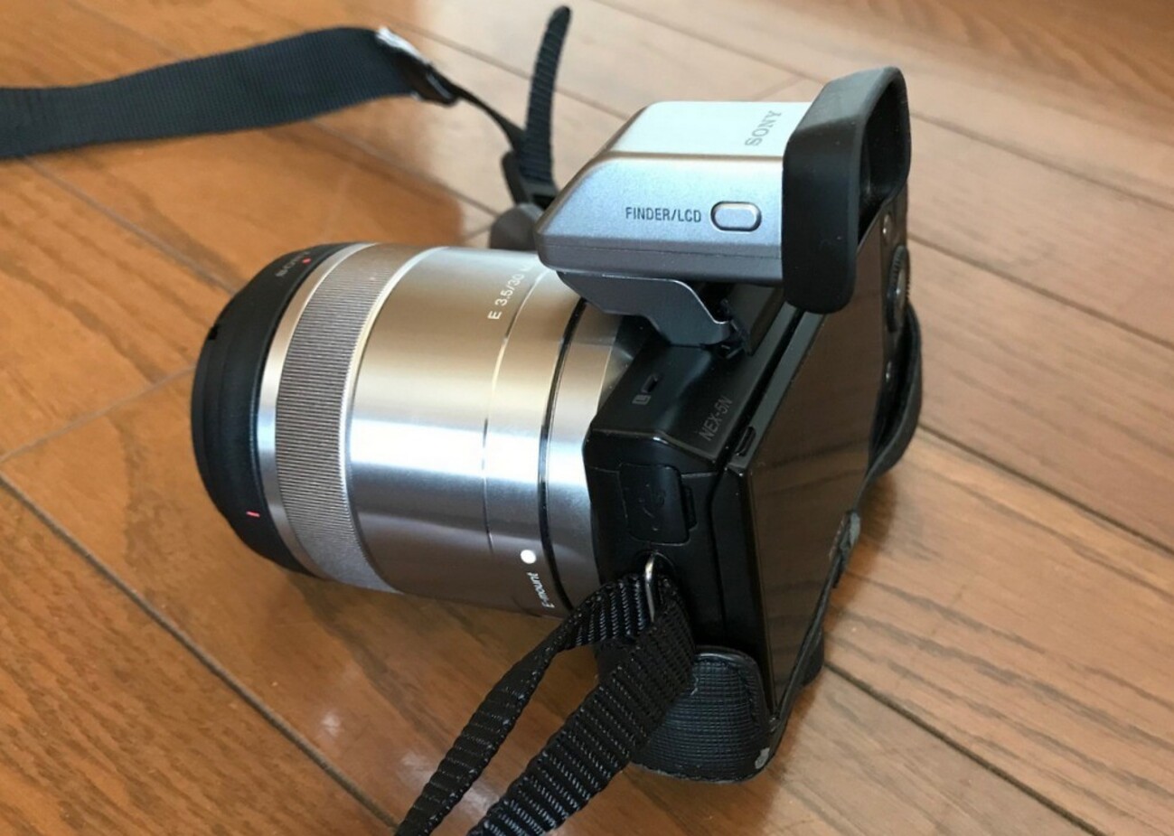 コンデジが買えるほど高価な電子ビューファインダーを購入した理由 