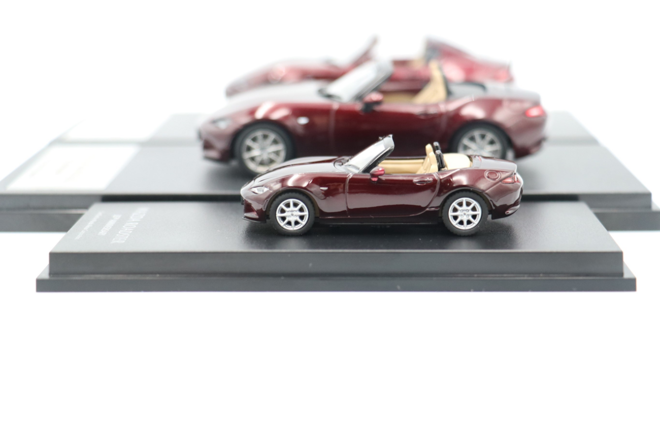 ROADSTER 35周年記念車モデルカー（1/64スケール）」がMAZDA 