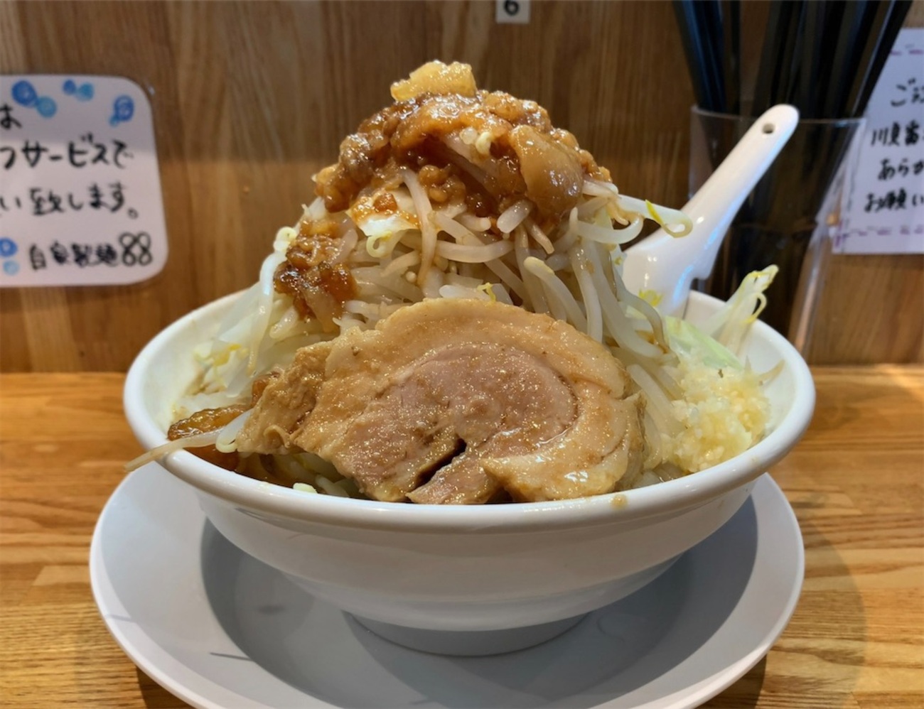 自家製ラーメン20㌔ 自家製麺 88 】凄濃厚豚ダシに暴れん坊麺だー！ - ボーボーボリューミー