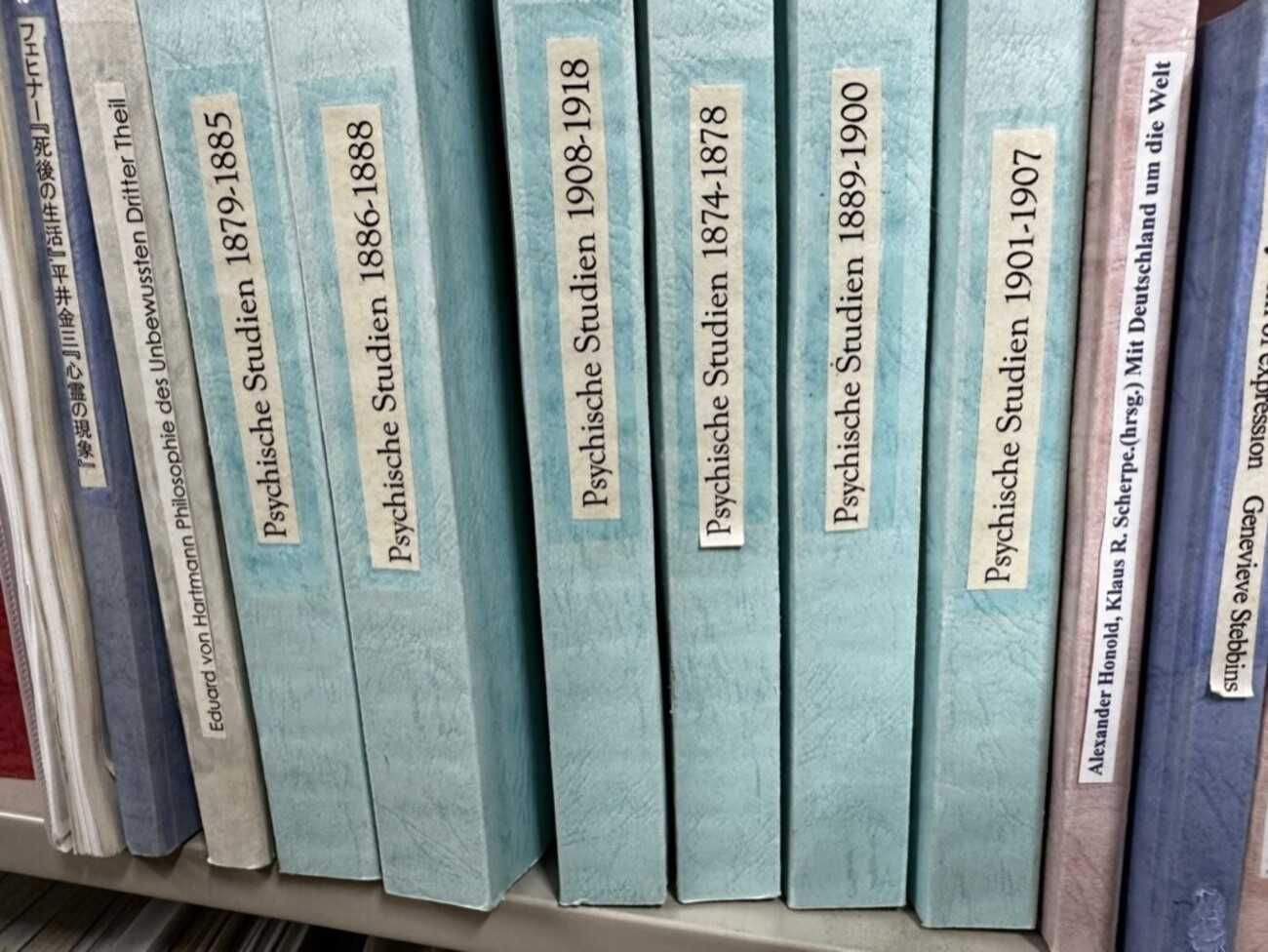 【ドイツ語書籍、雑誌まとめ】写真1枚目は全体。2枚目以降は詳細 ※バラ応相談 ドイツ語書籍、雑誌まとめ】写真1枚目は全体。2枚目以降は