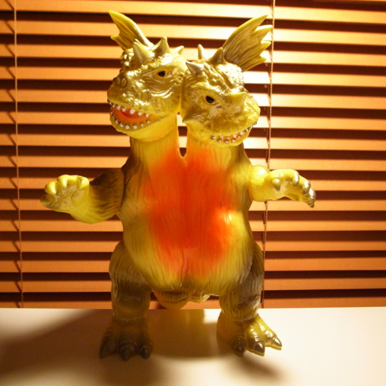 ZOLLMEN 双生獣バジラ RUMBLE MONSTERS Ver. - エスムスザイン es muss 