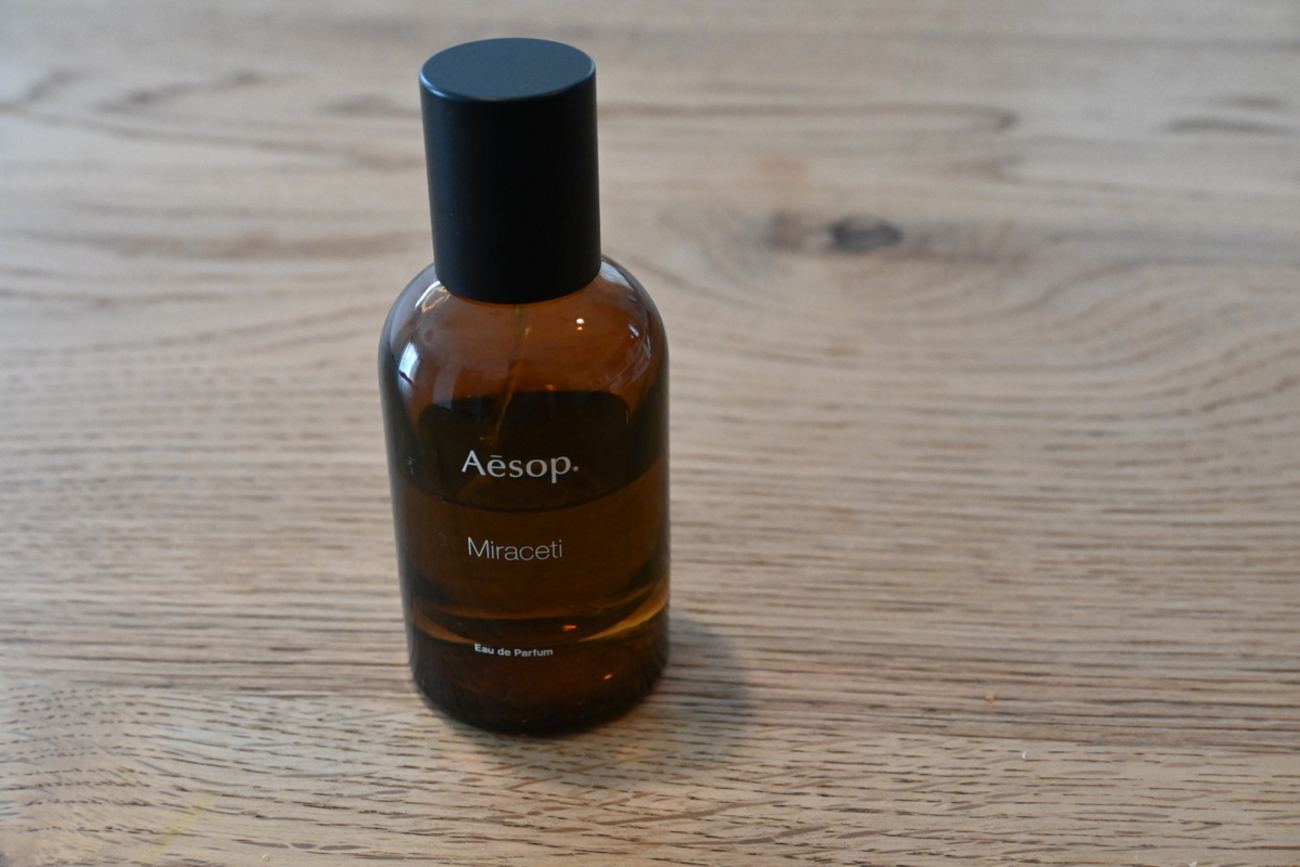 Aesop Miraceti レビュー - 田舎暮らしでクラシック。