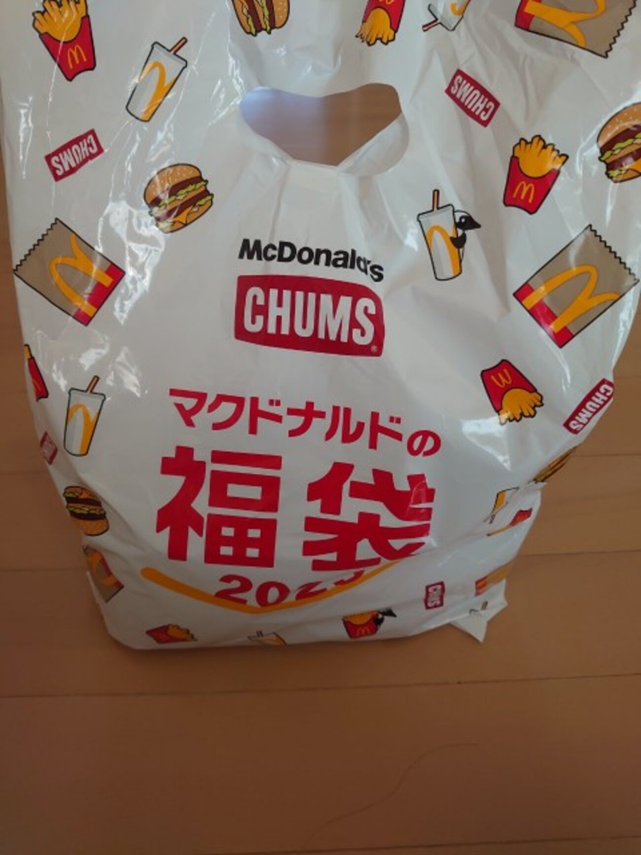 マクドナルドの福袋2023【CHUMS（チャムス）コラボ】当選する！中身は