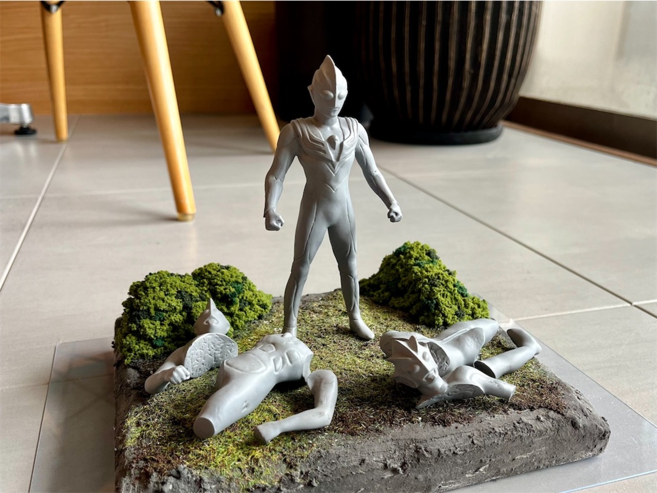 ウルトラマンティガ 光の巨人像ジオラマ - 木曽造形のブログ